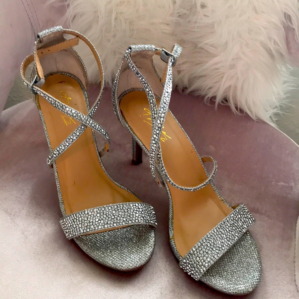 She dress shoes very sparkly beautiful